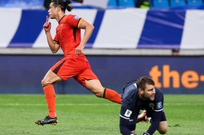 lol在线投注关键时刻罗马门线救险：足总杯节点到来，更衣室稳定，临场指挥获称赞(柴云龙24式太极拳详解)