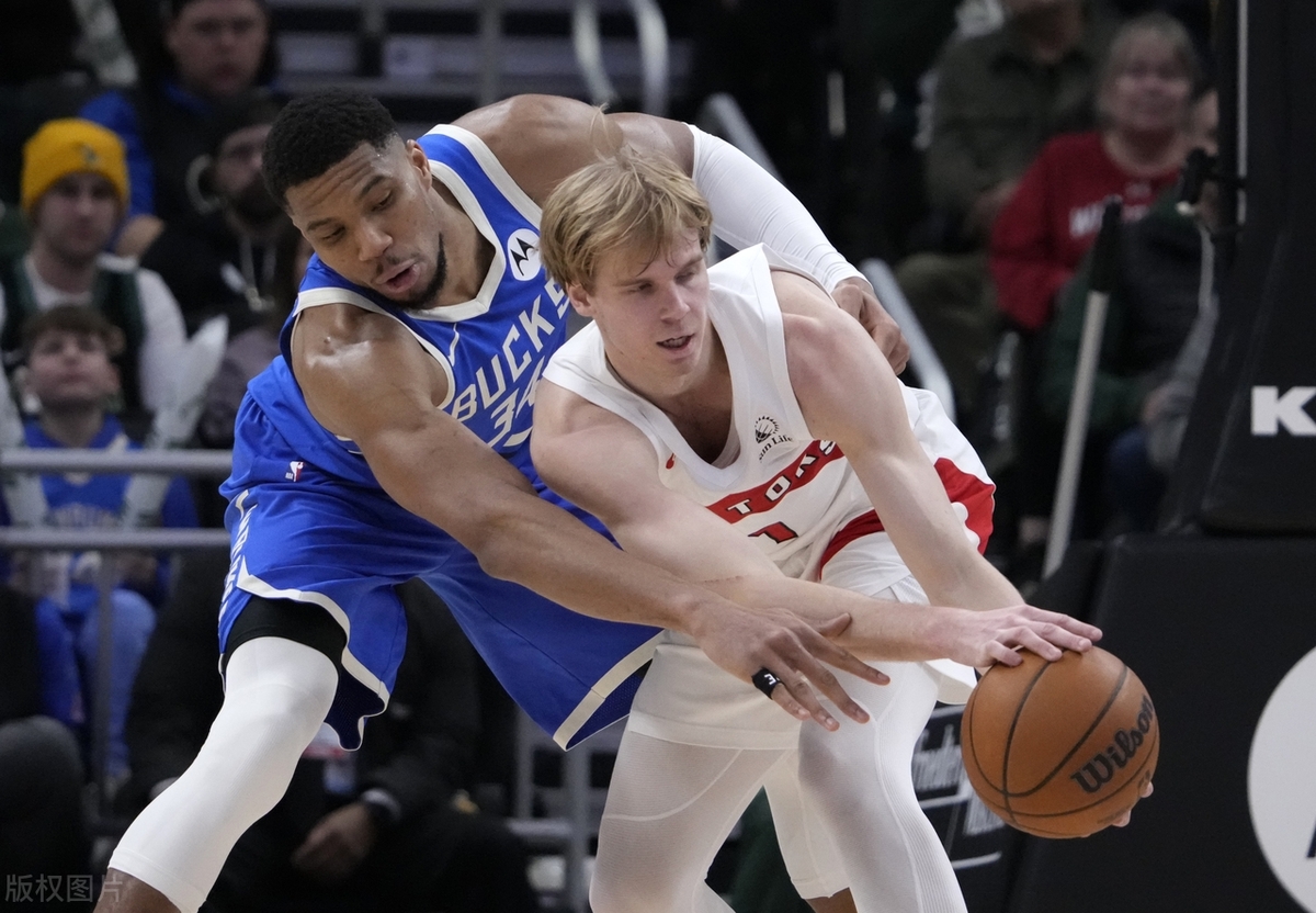 NBA常规赛赛程吃紧，密尔沃基雄鹿冲刺阶段绝杀压哨，底气十足，更衣室氛围转暖的简单介绍