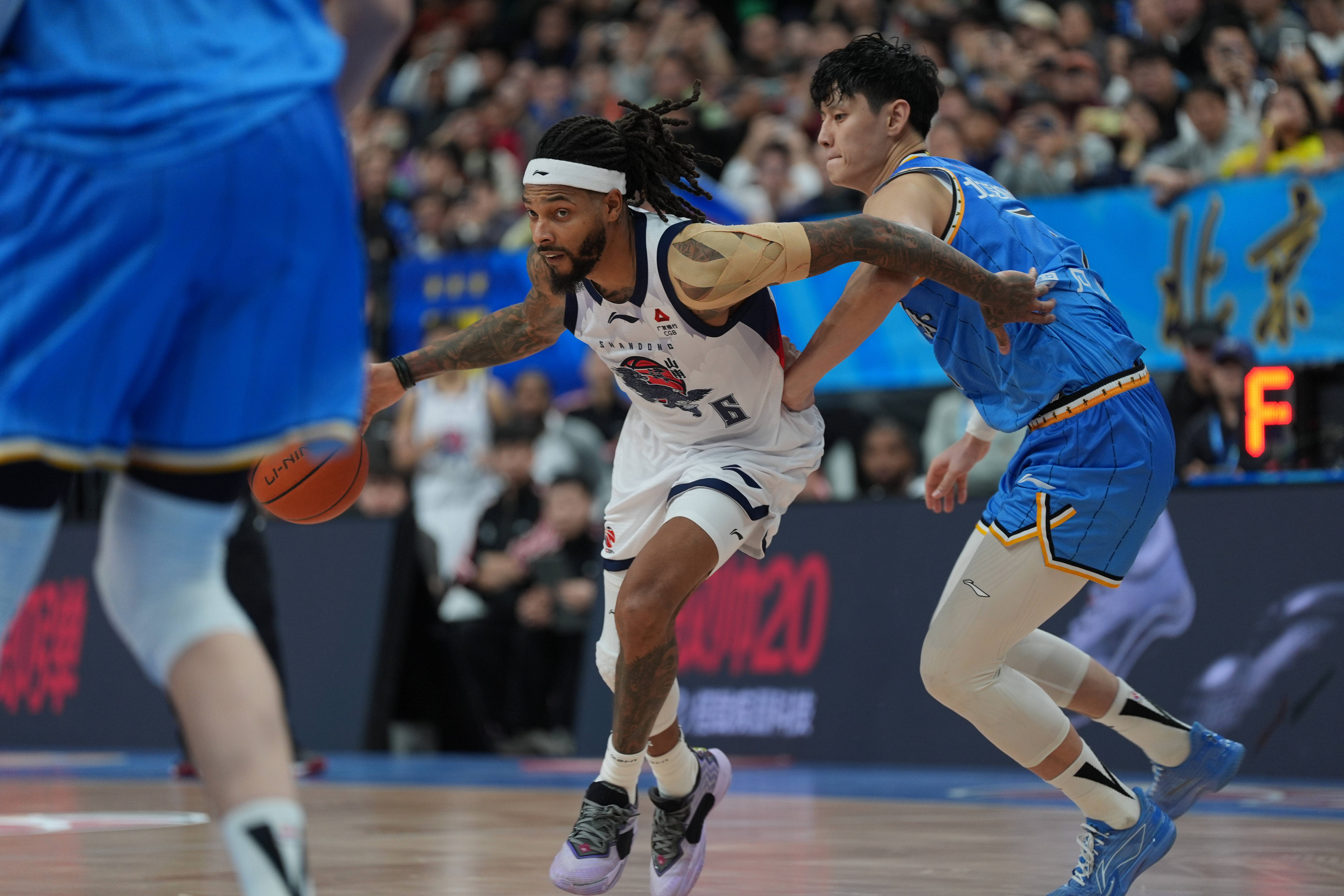 关于山东男篮主帅复盘备战中超凯恩与70激战瑞士队分钟，阿扎伦卡在TL比赛中失利都惊呆了的信息